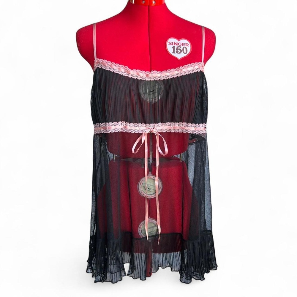 Y2K Victoria's Secret Black Babydoll With Pink Trim & Ribbon Detail Large
